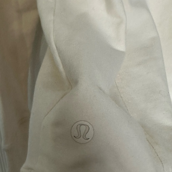 A36- Lululemon sweatshirt off white cream sz 4 kangaroo pocket - Picture 5 of 6